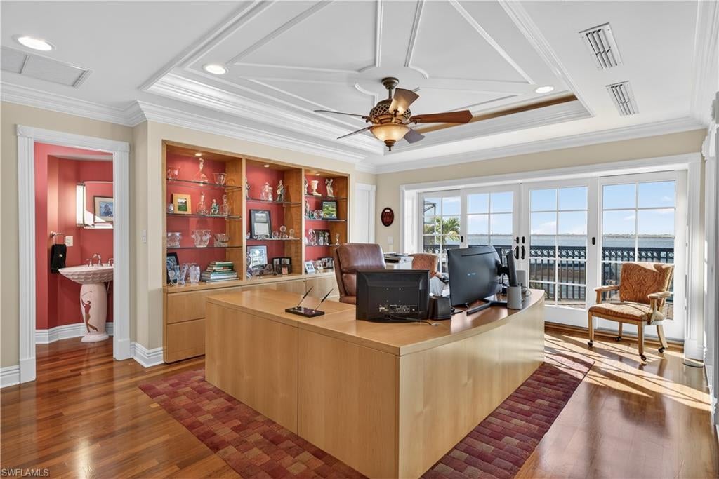 RIVERSIDE YACHT CLUB - Residential