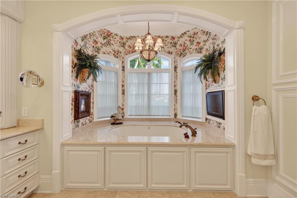 RIVERSIDE YACHT CLUB - Residential