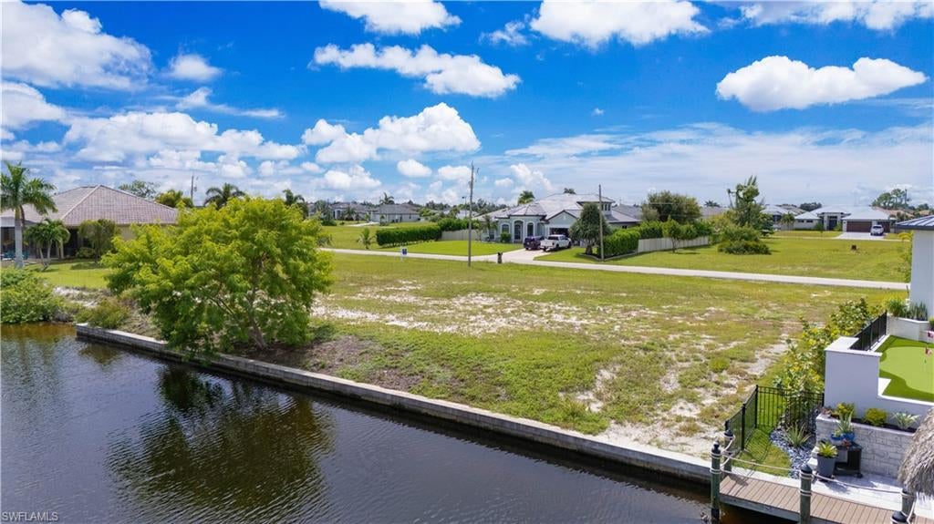 CAPE CORAL - Land