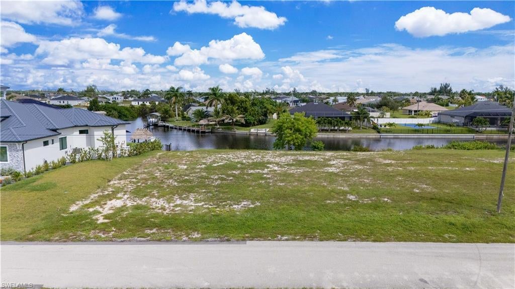 CAPE CORAL - Land
