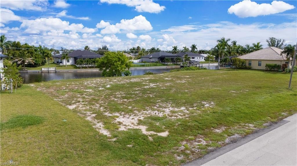 CAPE CORAL - Land