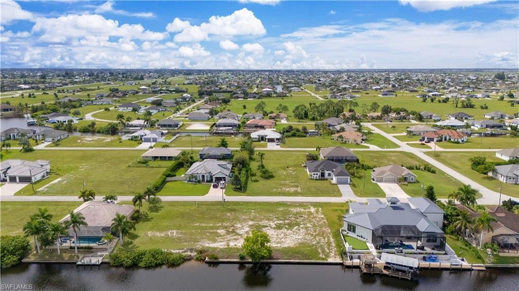 CAPE CORAL - Land
