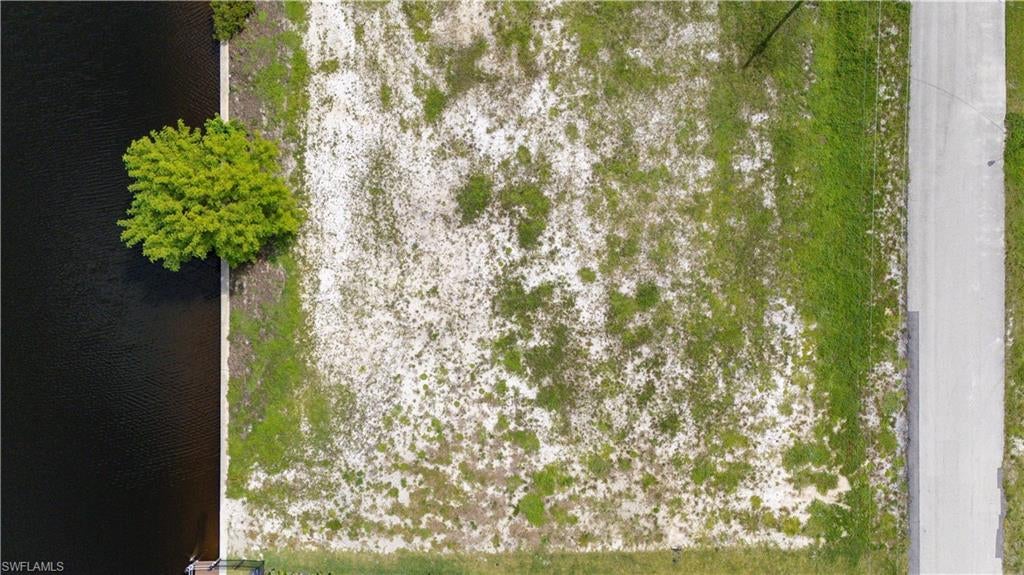 CAPE CORAL - Land