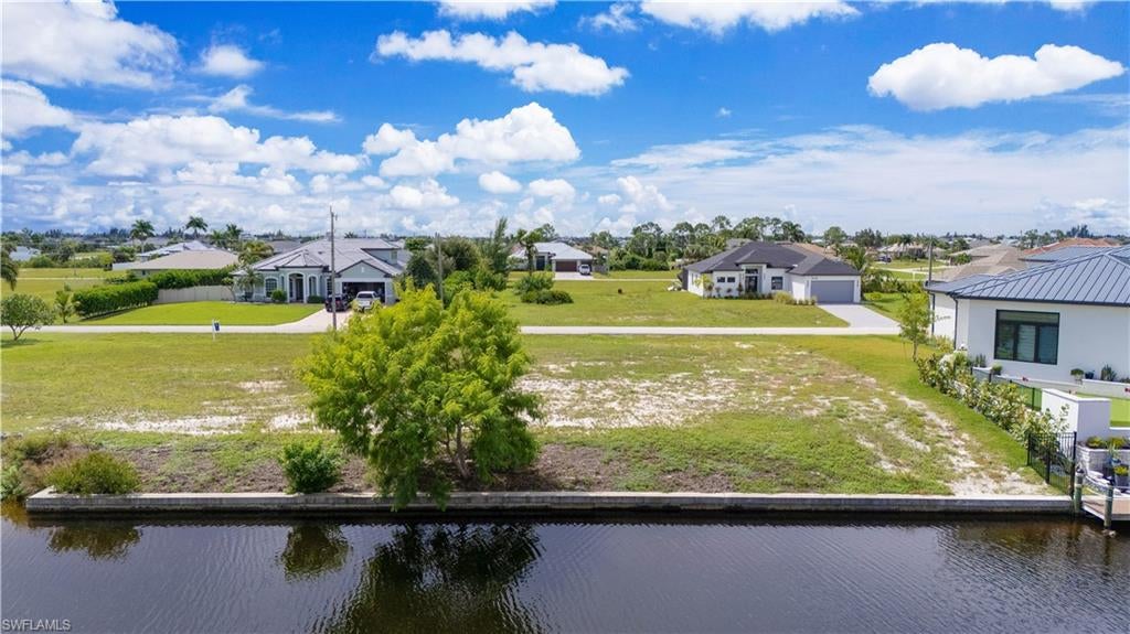 CAPE CORAL - Land