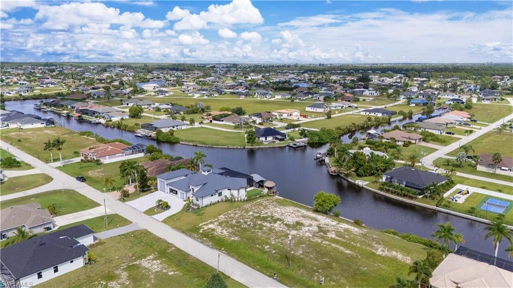 CAPE CORAL - Land