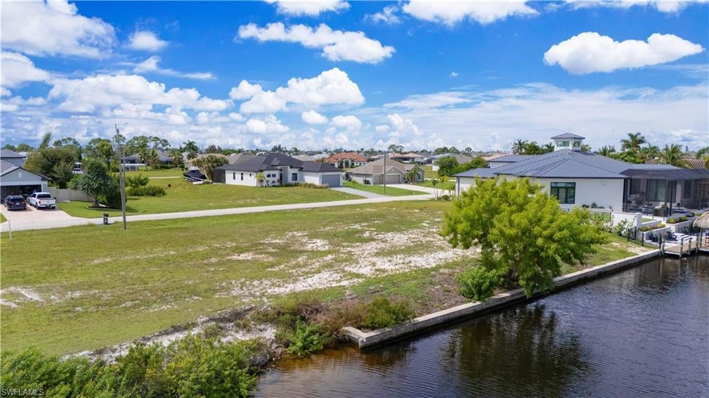 CAPE CORAL - Land