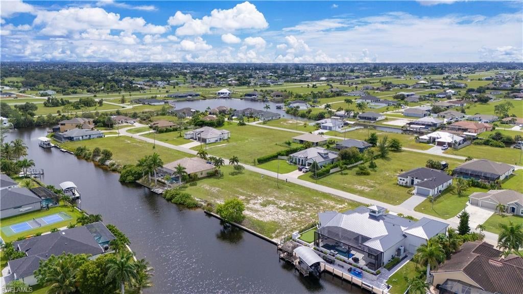 CAPE CORAL - Land