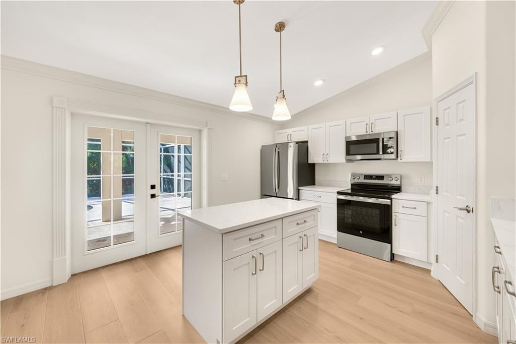 SAN CARLOS PARK - Residential