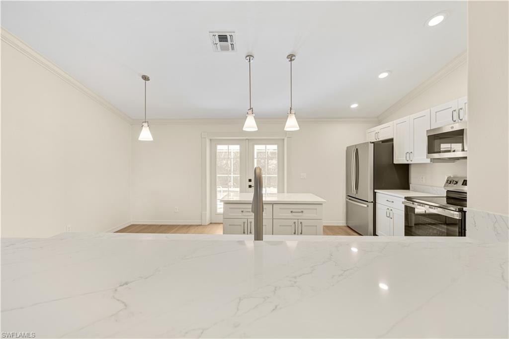 SAN CARLOS PARK - Residential