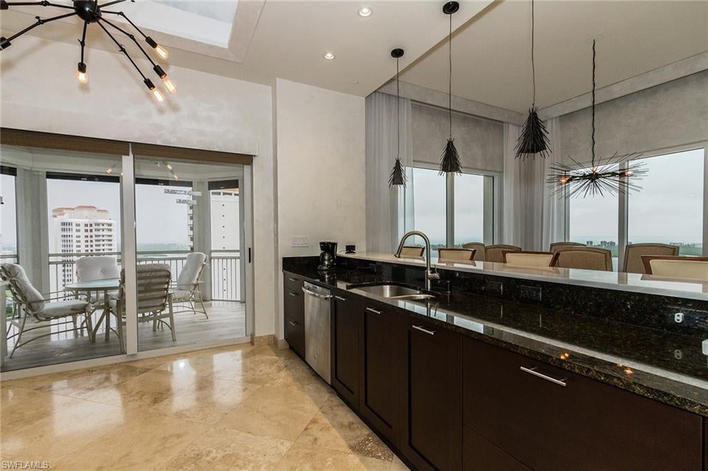 ESPERIA SOUTH - Residential Lease