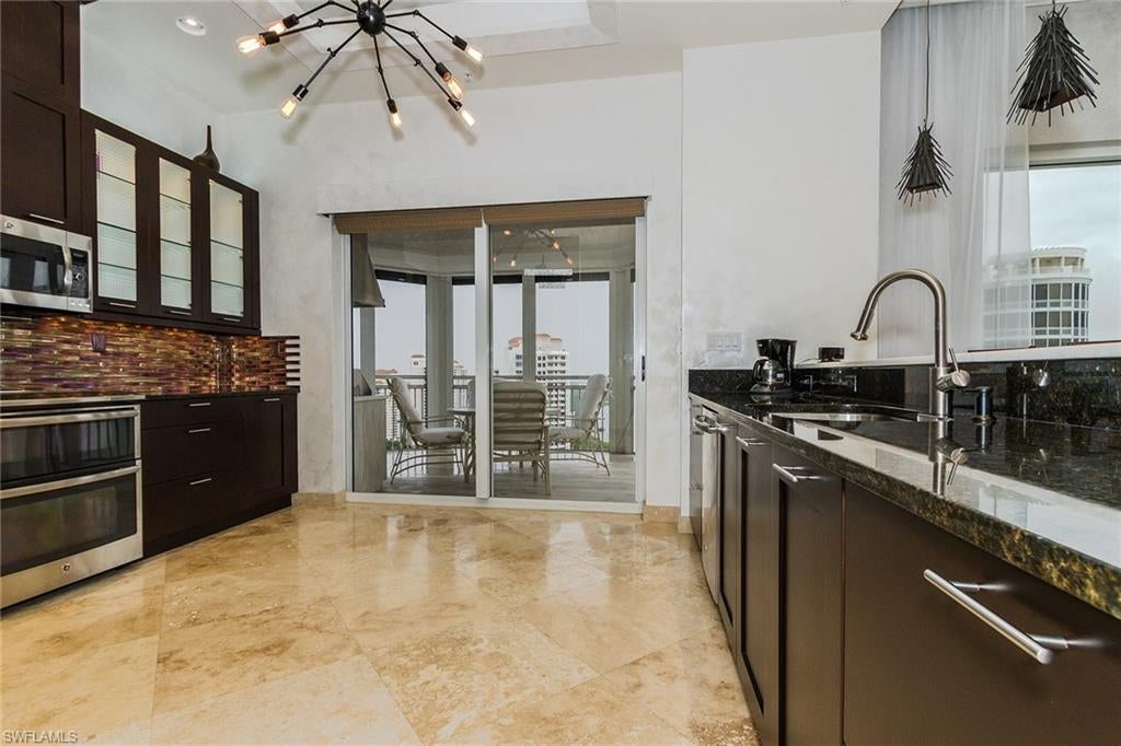 ESPERIA SOUTH - Residential Lease