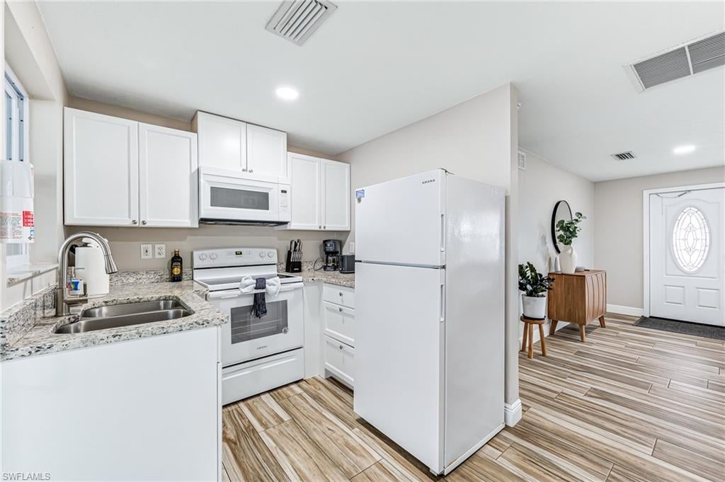 NAPLES PARK - Residential Income
