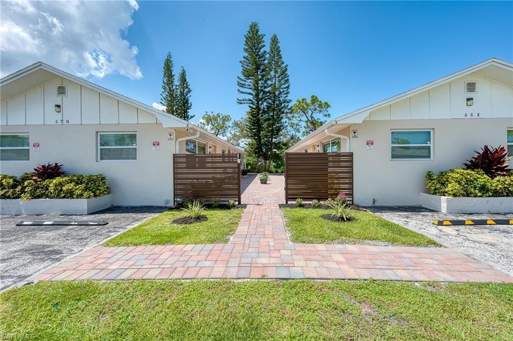 NAPLES PARK - Residential Income