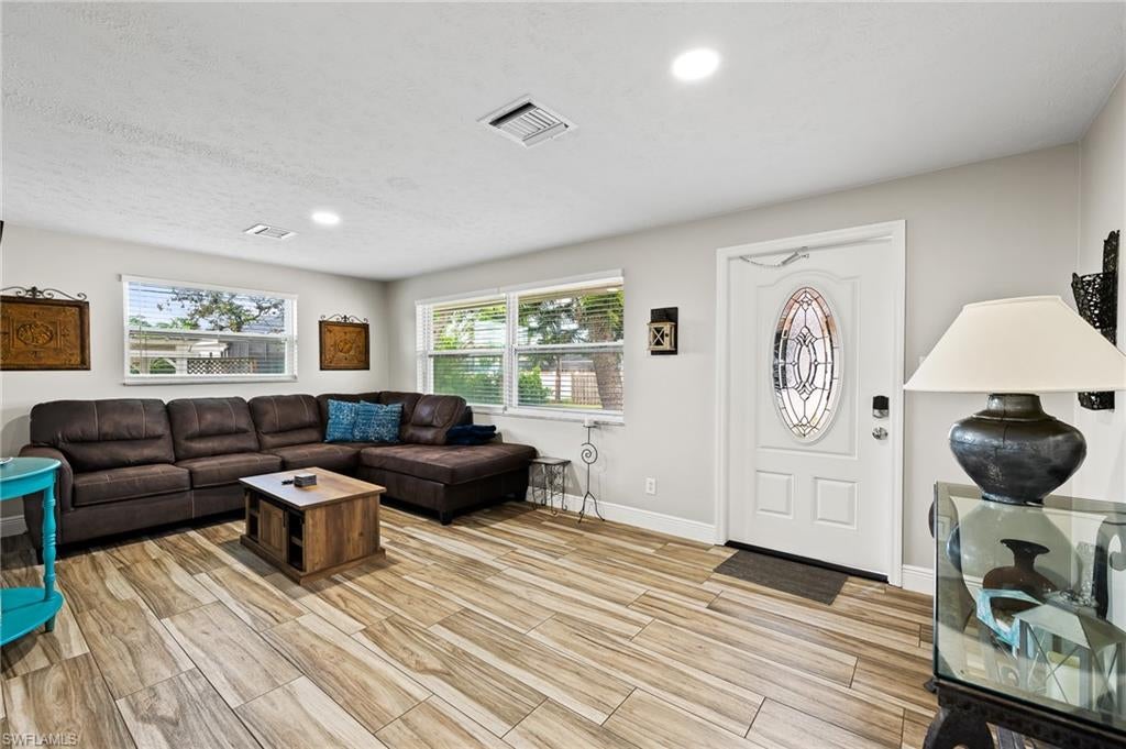 NAPLES PARK - Residential Income