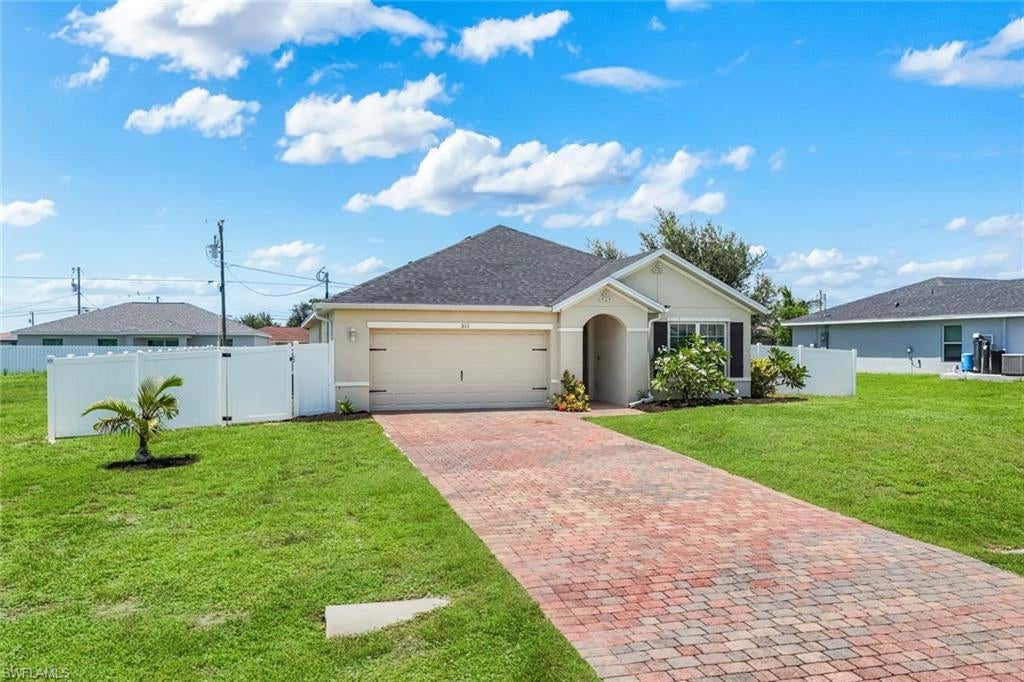 CAPE CORAL - Residential