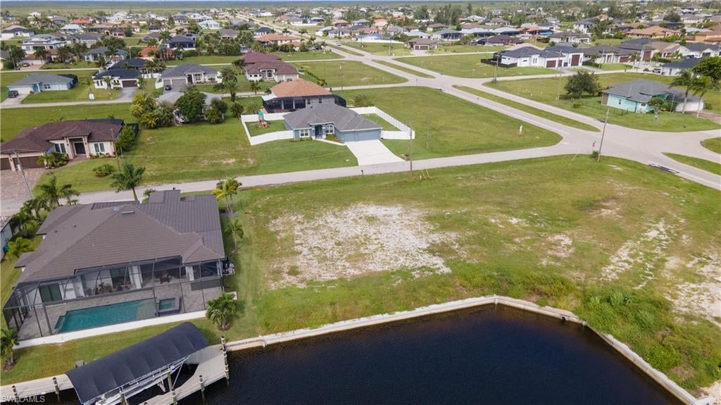 CAPE CORAL - Land