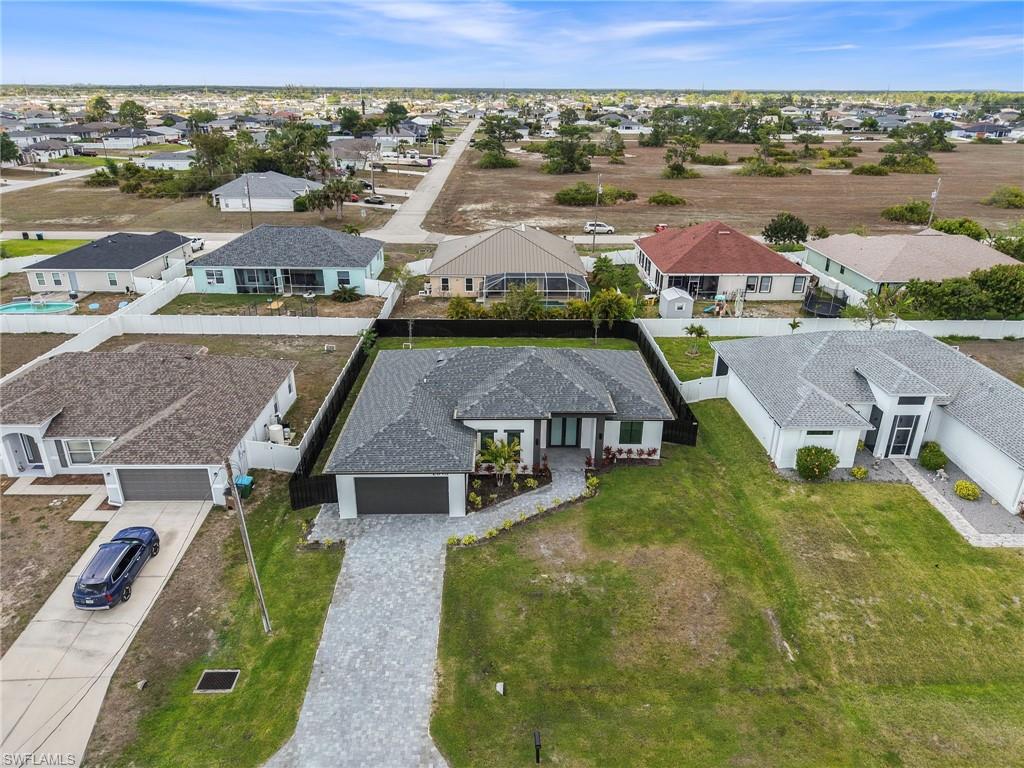 CAPE CORAL - Residential