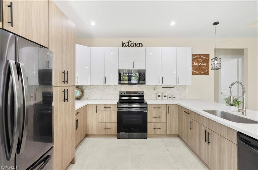 GOLDEN GATE ESTATES - Residential