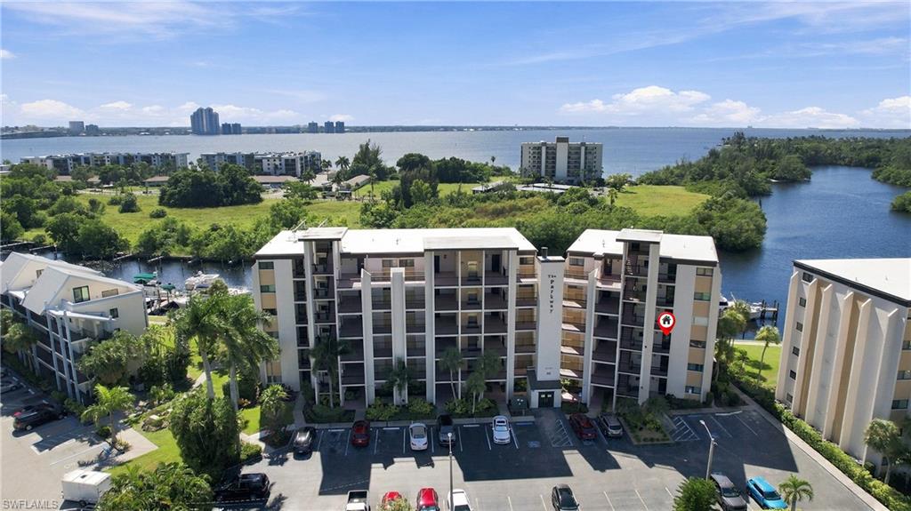 PARKWAY CONDO - Residential
