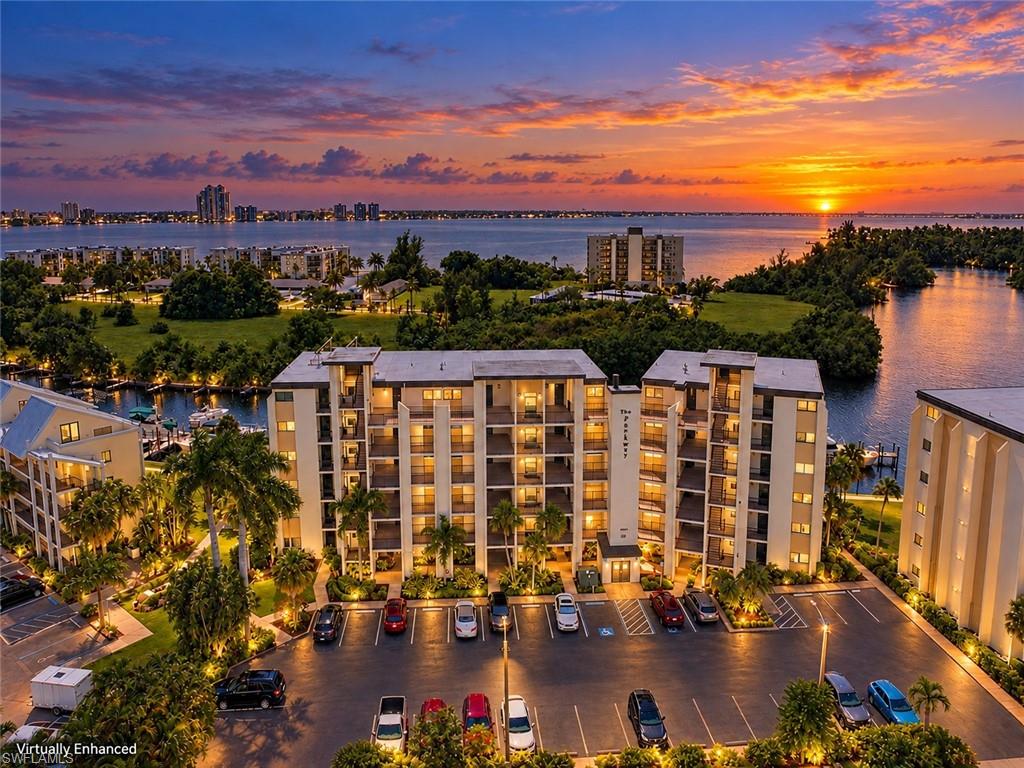 PARKWAY CONDO - Residential