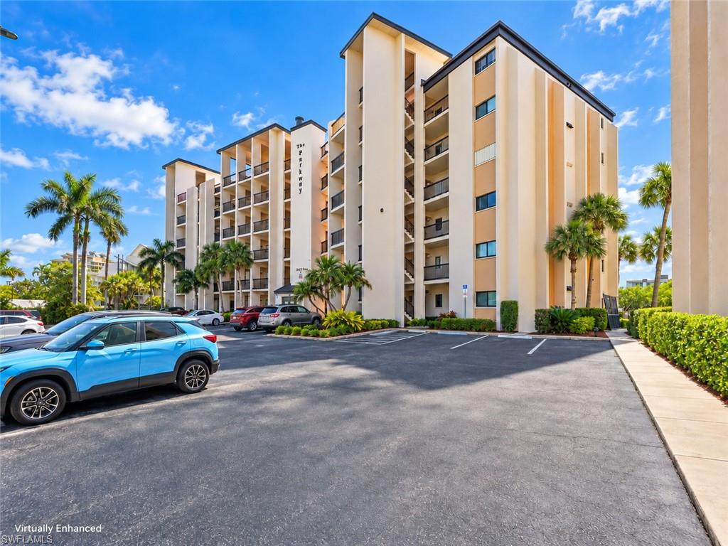PARKWAY CONDO - Residential