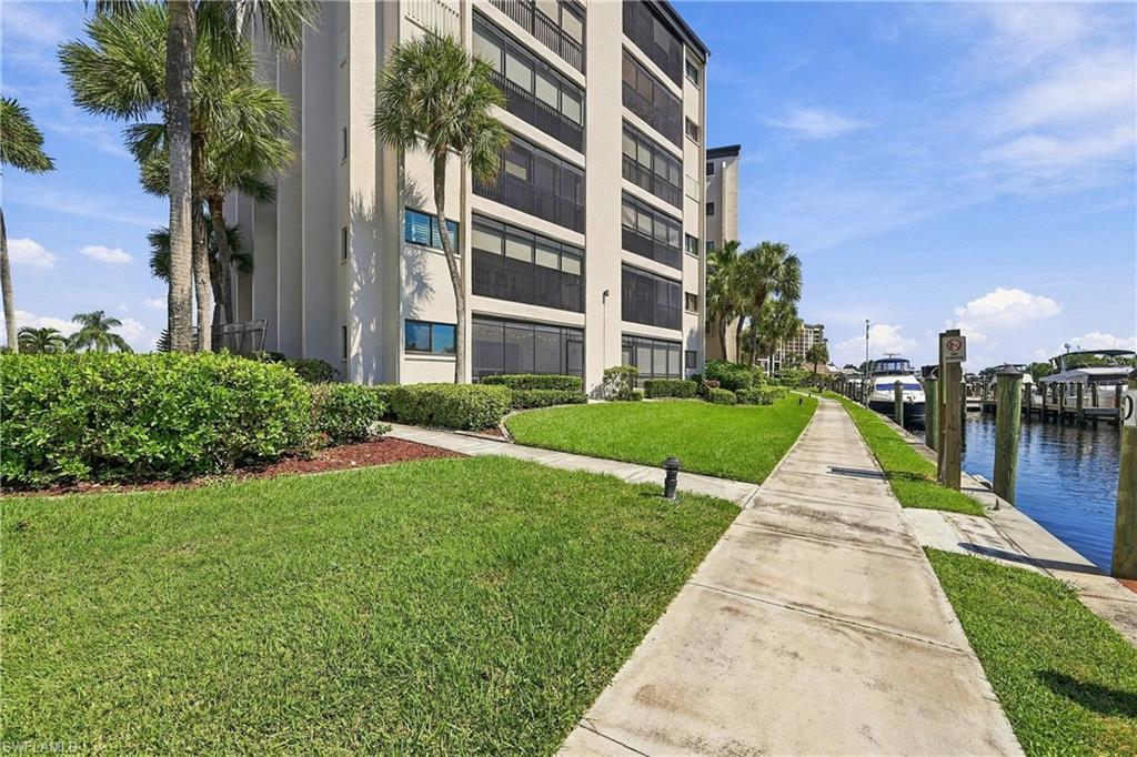PARKWAY CONDO - Residential