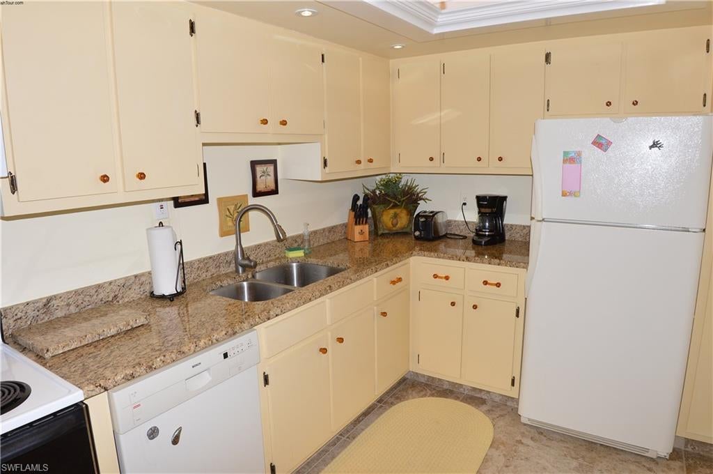CRECIENTE CONDO SOUTH - Residential