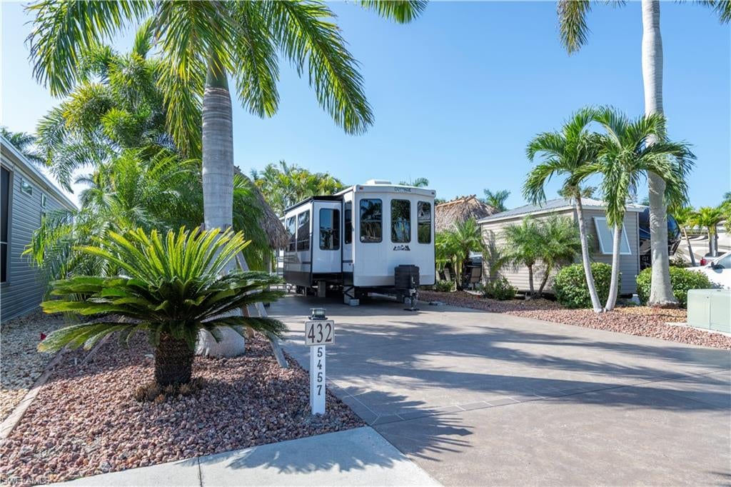 CYPRESS TRAIL RV RESORT - Land