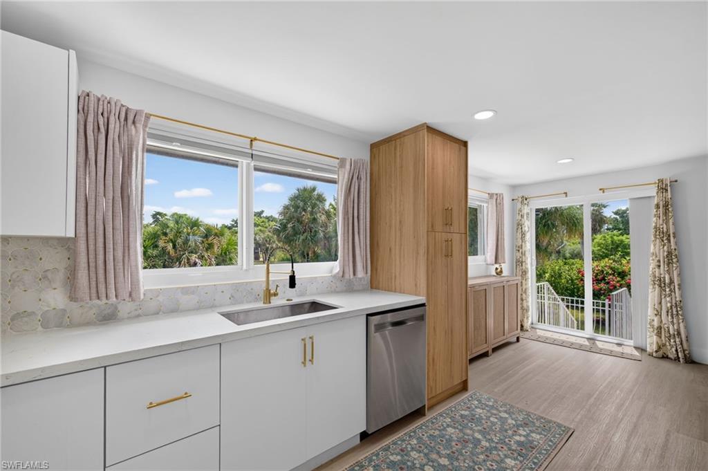 BRIGHT WATER - Residential