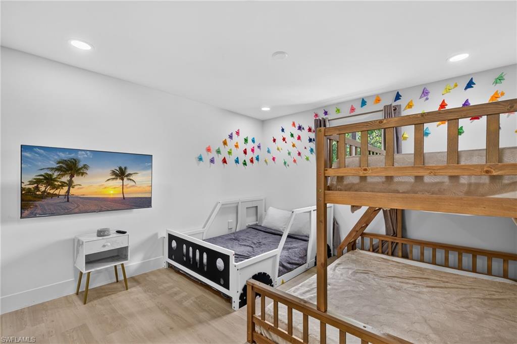BRIGHT WATER - Residential