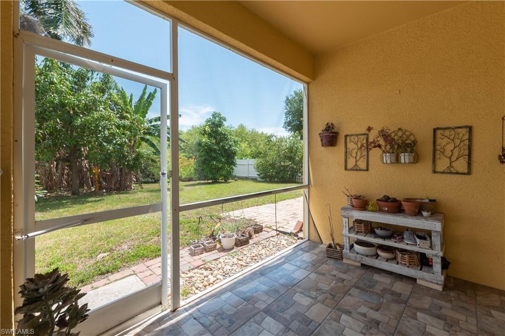 GLADIOLUS PRESERVE - Residential