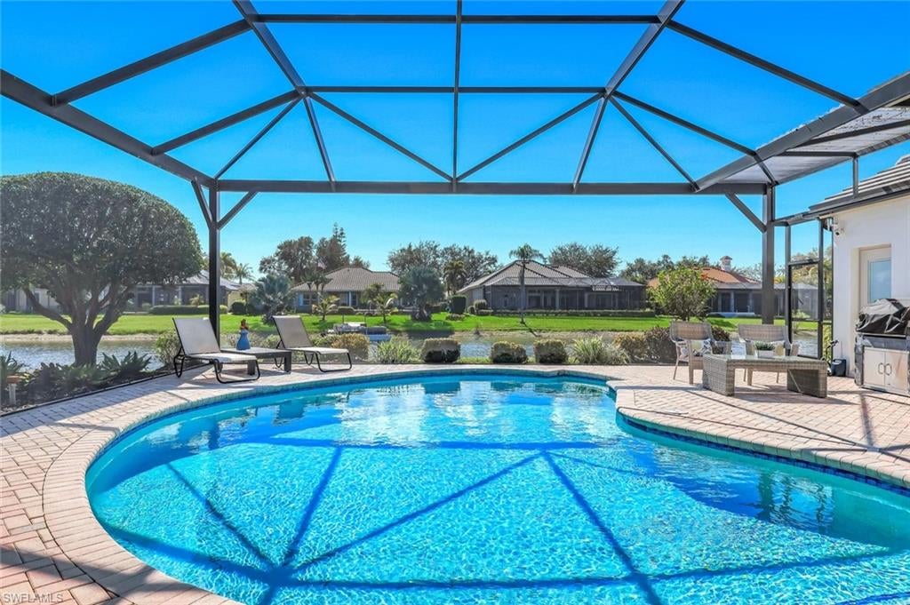 LONGSHORE LAKE - Residential