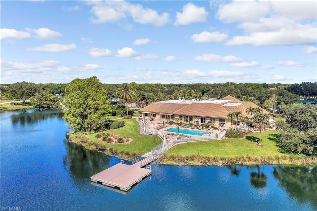 LONGSHORE LAKE - Residential