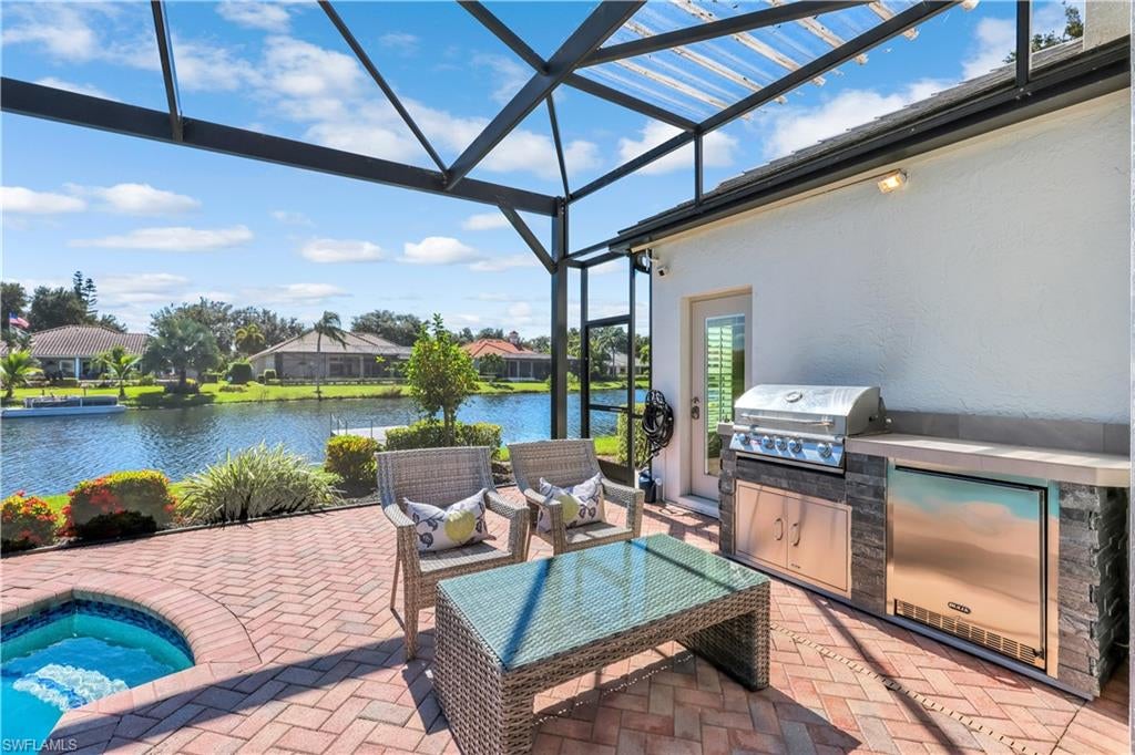 LONGSHORE LAKE - Residential