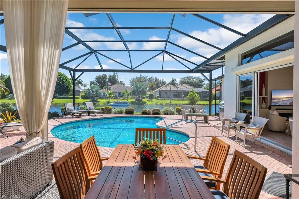 LONGSHORE LAKE - Residential
