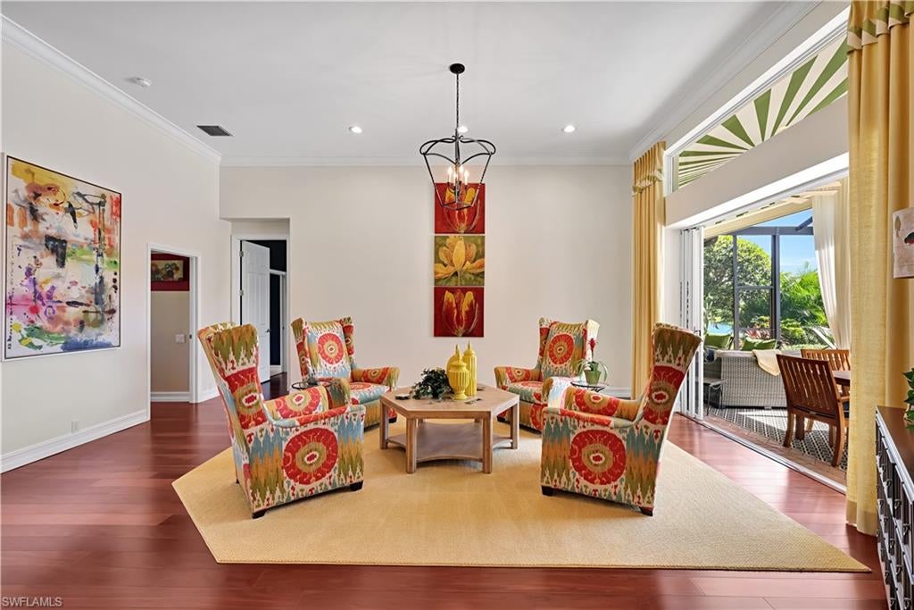 LONGSHORE LAKE - Residential
