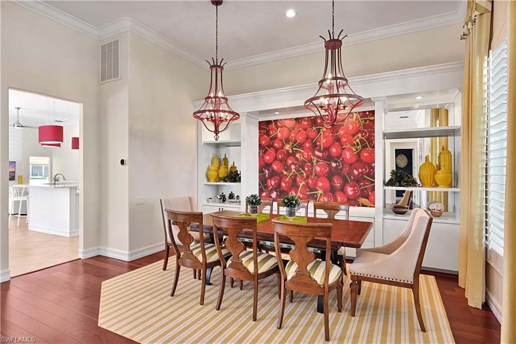 LONGSHORE LAKE - Residential