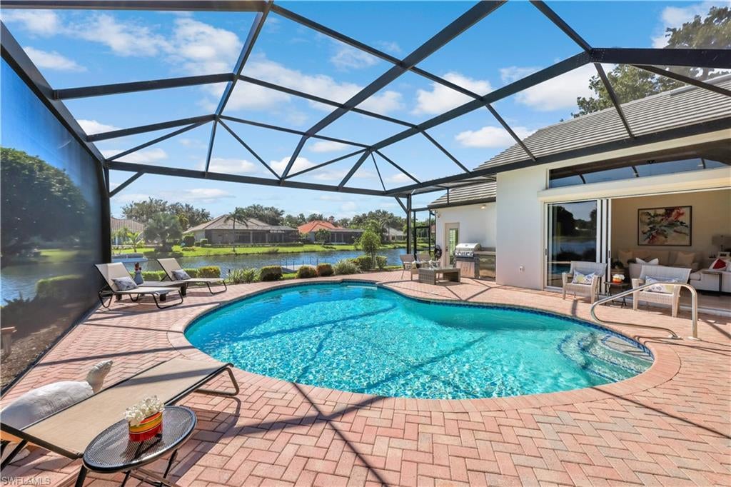 LONGSHORE LAKE - Residential