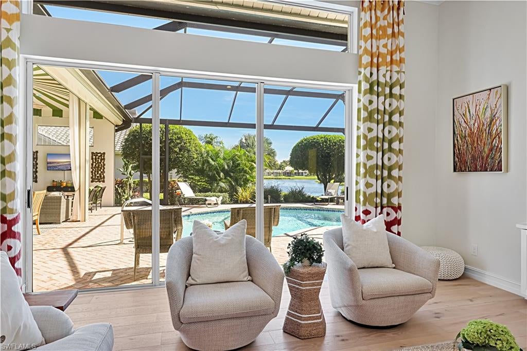 LONGSHORE LAKE - Residential
