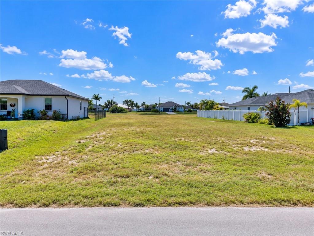 CAPE CORAL - Land