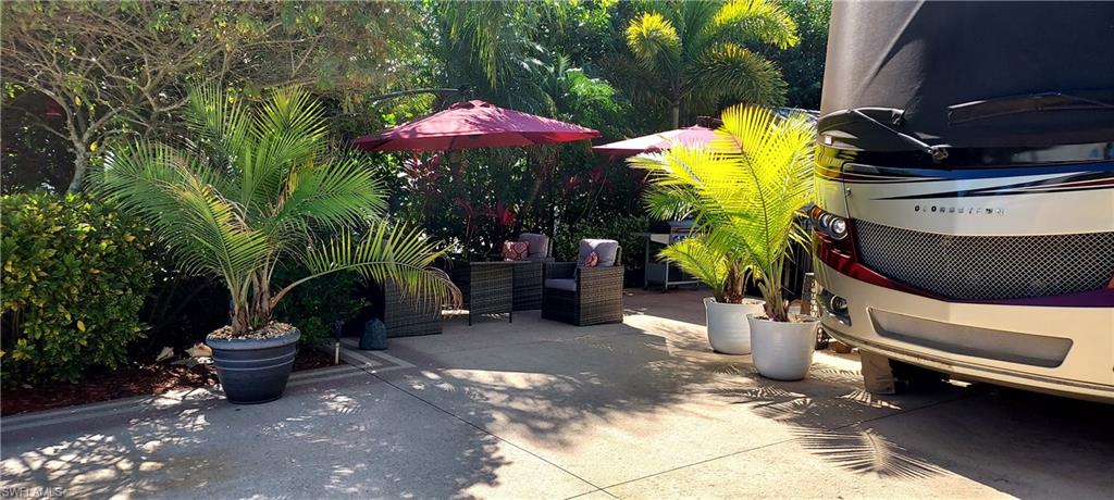 RIVERBEND MOTORCOACH RESORT - Land