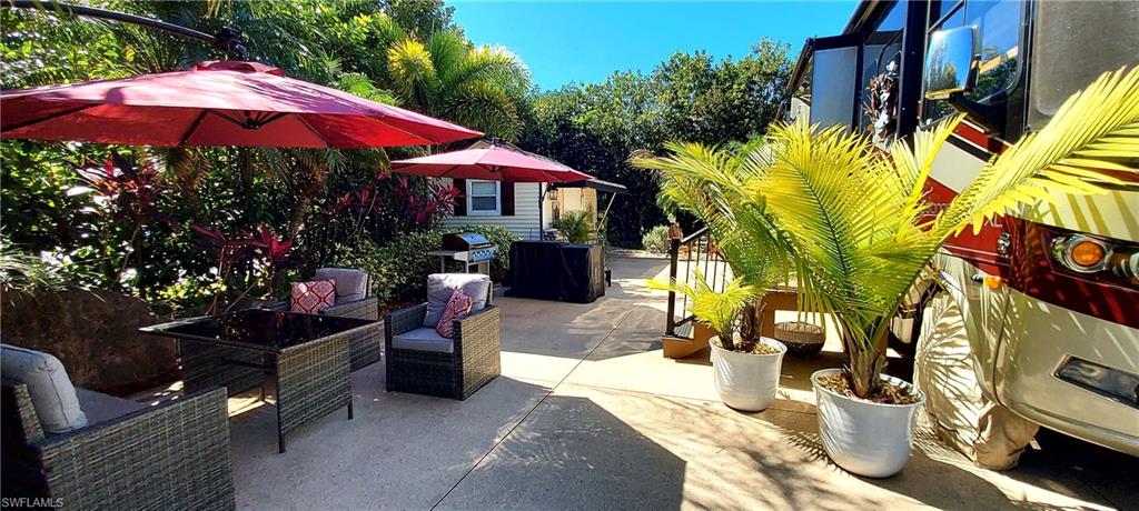 RIVERBEND MOTORCOACH RESORT - Land