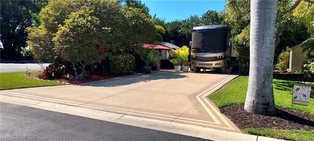RIVERBEND MOTORCOACH RESORT - Land