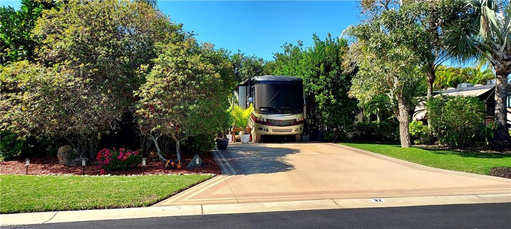 RIVERBEND MOTORCOACH RESORT - Land