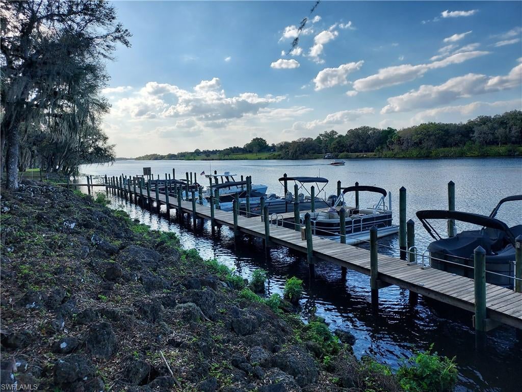 RIVERBEND MOTORCOACH RESORT - Land