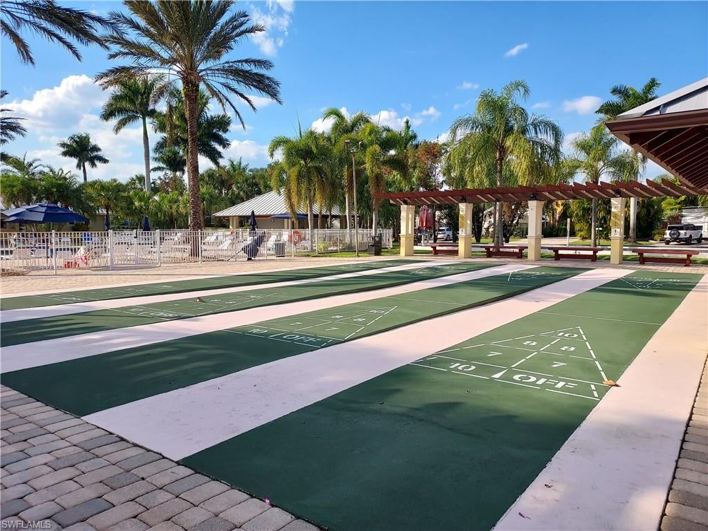 RIVERBEND MOTORCOACH RESORT - Land