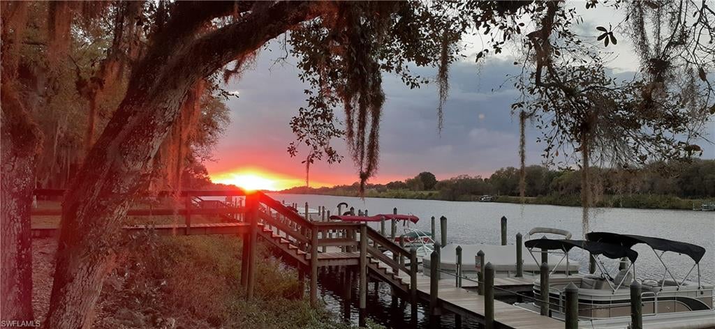 RIVERBEND MOTORCOACH RESORT - Land