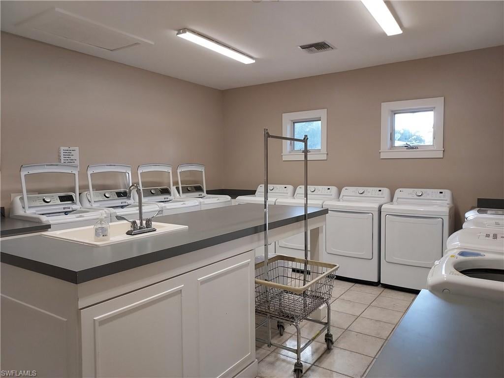 RIVERBEND MOTORCOACH RESORT - Land