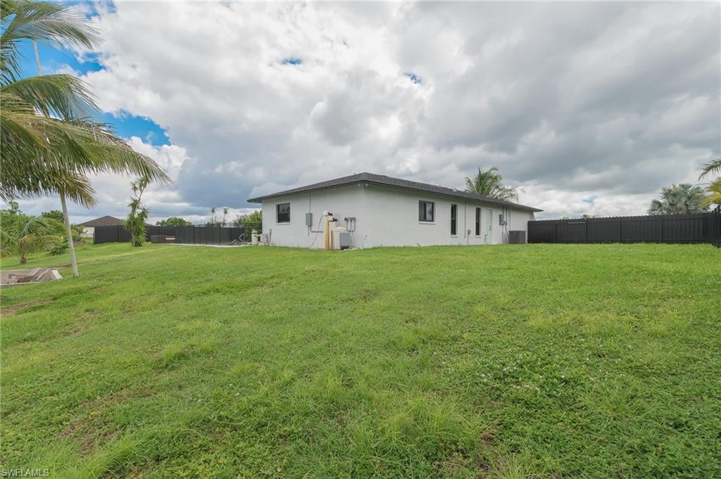CAPE CORAL - Residential