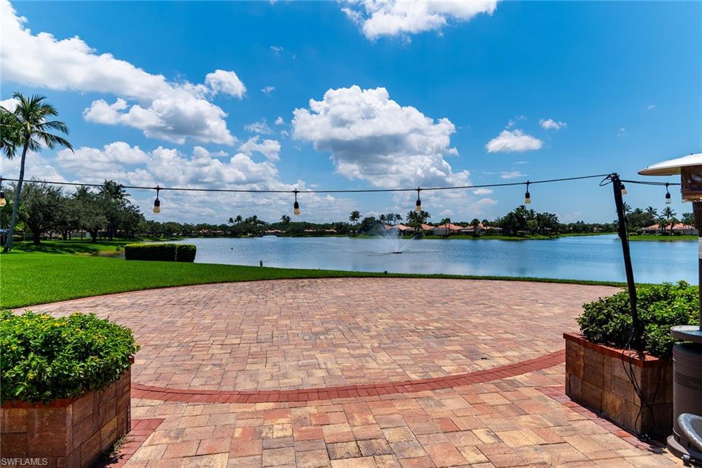 VILLAGE WALK - Residential